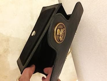 duyməli: Qara çiyin/kross-bodi çantası - Rəng: qara, qızılı detallarla - — 4