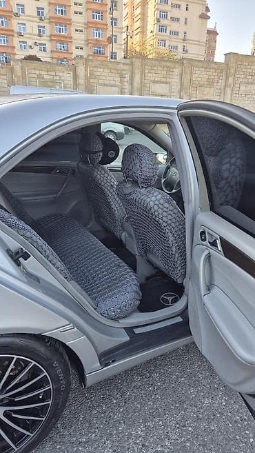 mercedes 2.4: Mercedes-Benz C 240: 2.6 l | 2002 il Sedan — 7