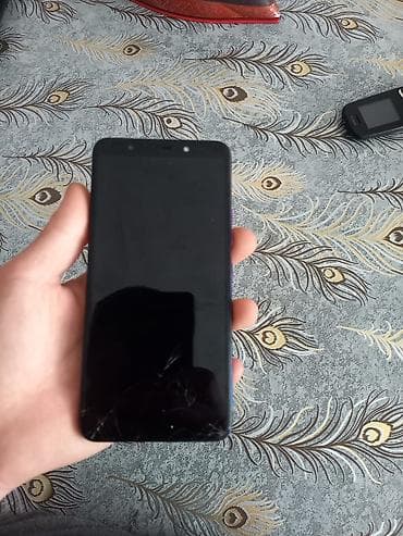 ip 9 plus: Salam telofonu normal telefondu telefonun ekarınında çat var ama — 3