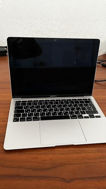 Apple M1 çipli MacBook Air satılır. Kompüter işlək və yaxşı — 2