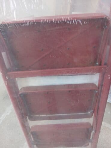 pilləkanlar: Bu, müxtəlif məqsədlər üçün uyğun olan qatlanan pilləli nərdivandır — 4