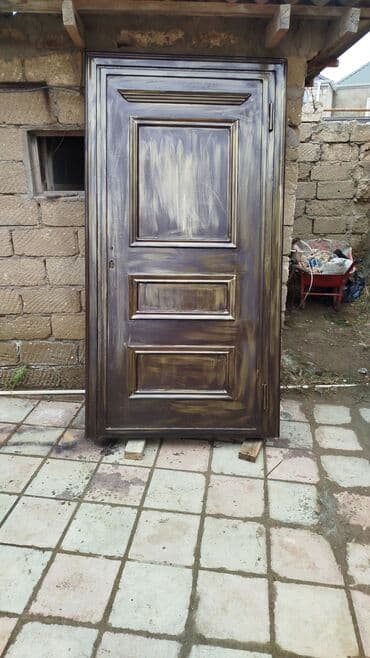 Metal məhsulları: Klassik dizaynlı taxta giriş qapısı - Material: masif taxta - — 2