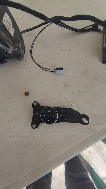 190 arxa stop: W211 yan guzgunun idarən pnopkasi və bloklari (sadə guzgu ucun) — 1