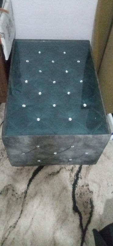 Masalar və oturacaqlar: Jurnal masası — 4