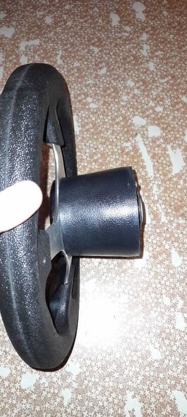 Yanacaq sistemləri: Momo rul saz veziyyetde satilir.Podstavkasi ustundedi — 3