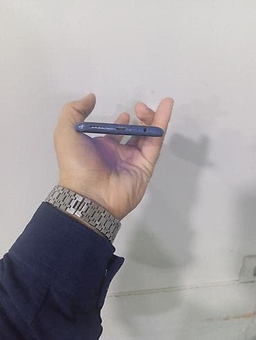 galaxy tab e: Realme smartfon Xüsusiyyətlər: - Ekran: Tam ekran dizayn, sol — 3