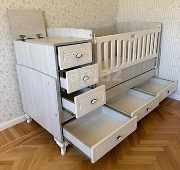 Мебель: Kravat 2 aydi alunib teze kimdir qiymet sondur.Unvan Varovski — 3
