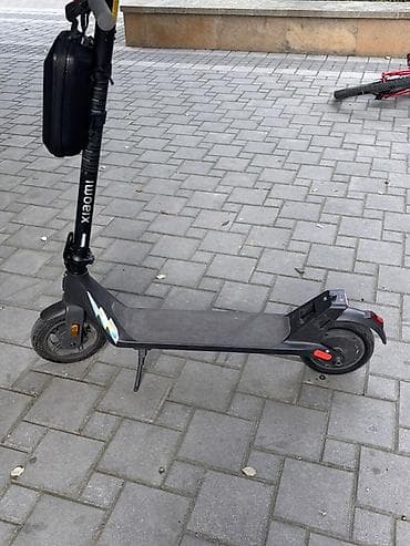 qcy t13: Xiaomi elektrik skuter - Rəng: qara, minimal dizayn - Güclü ön işıq — 3
