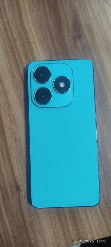 Tecno Spark 20 256Gb/8 Telefon yenidir karobkası var ancaq tetillerde