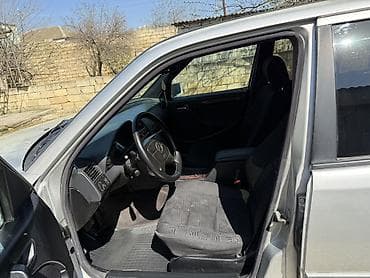 bmw e36 angel: Mercedes-Benz C-Class: 2.2 l | 2000 il Sedan — 6