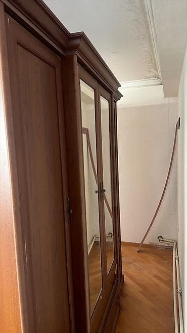 qapi taxda: Mebel və qapı dəsti - Material: ağac teksturalı MDF/laminat örtüklü — 1