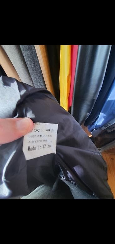 prada kurtka: Ölçüsü 52. Sifarişlə gəlib. Ölçüsü böyük olduğu üçün satılır. Tam — 4