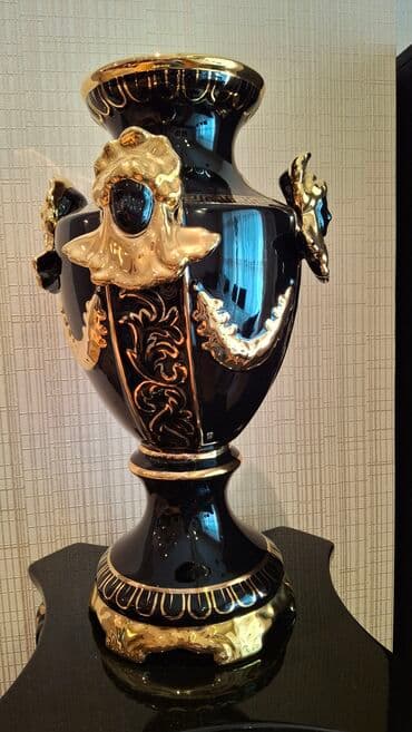 500 azn eskinaz: Vaza dəsti, Farfor — 1