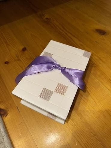 lush cherry perfume: “Libre” ətiri
Hədiyyəlik bağlamada — 2