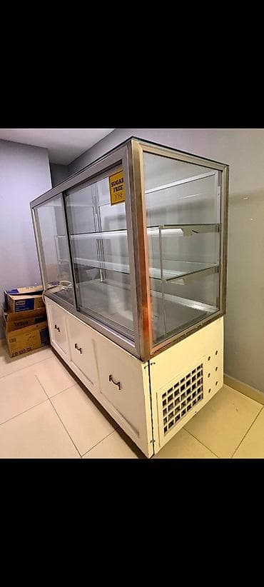Soyuducu avadanlığı: 499₼ şirniyyat vitrin soyuducusu təcili satılır ölçü boyukdu Yasamal — 1