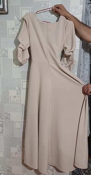 gence geyim: Bej rəngli uzun ziyafət/libas - Model: Maxi uzunluqda, A-kəsim ətək - — 2