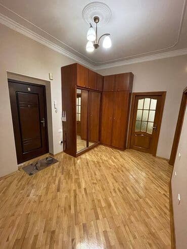 20 yanvarda 2 otaqli evler: Gənclik metrosunun yaxınlığında Ayna sultanova heykəlinə yaxin 16 — 5