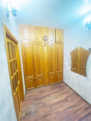 mida satis: Bakı, 4-cü mikrorayon, 2 otaqlı, Köhnə tikili, m. Memar Əcəmi, 60 kv. m — 7