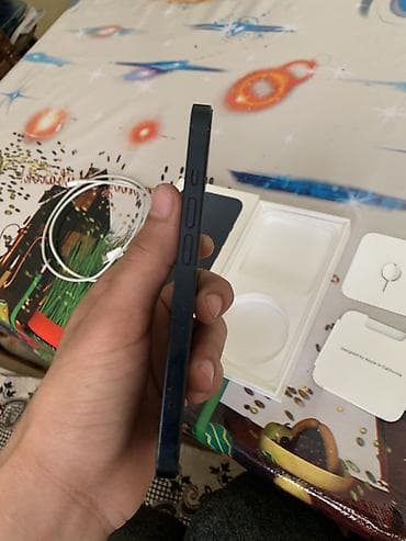 tikinti ustası: IPhone 13, 128 GB, Midnight, Zəmanət, Simsiz şarj, Face ID — 5