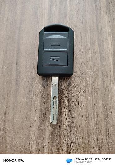 Opel merivanın zavod üstündə gələn açarıdır, tam originaldı, tam — 1