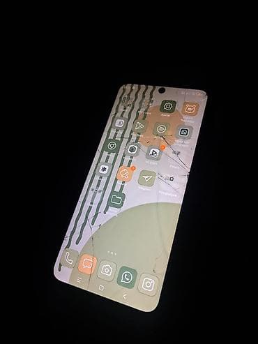 telefon xiomi: Xiaomi rəng - Qara, 
 Qırıq — 2