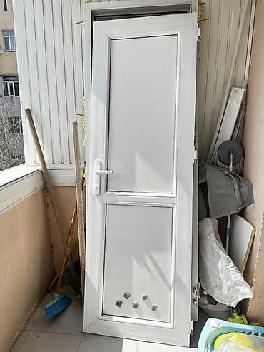 pencerler: Plastik qapı və kiçik pəncərə blokları.Ikisi bir yerde 70 azne — 2