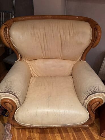 divan 2 əl: Divan, İşlənmiş, Açılmayan, Bazasız, Süni dəri, Çatdırılma yoxdur — 2