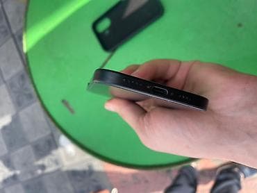 apple imac: IPhone 16, Qara — 5