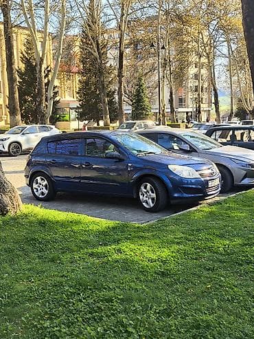 Opel Astra: 1.3 l | 2007 il 284000 km Hetçbek