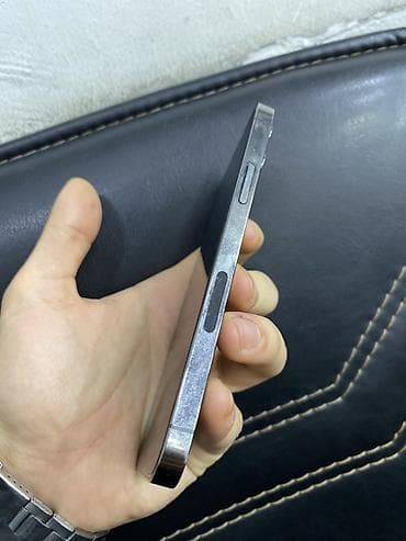 apple 12: IPhone 12 Pro, 256 GB, Gümüşü, Barmaq izi, Face ID — 2