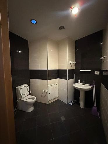 avto karavan: İcarəyə verilir 5 otaqlı ofis 230 m², Nərimanov r. Daha 7 şəklə bax — 10