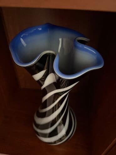 məxmər gülü: Bir vaza — 3