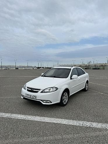 niva 4 qapi: Chevrolet Lacetti: 1.5 l | 2022 il 140000 km Sedan — 3