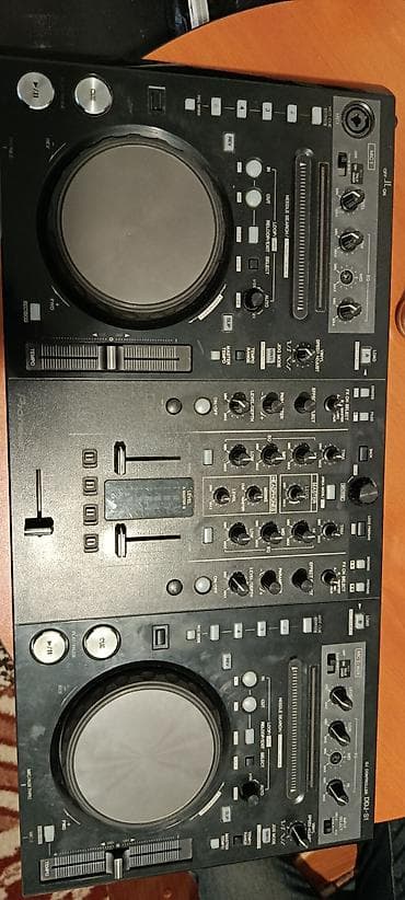 Pioneer DDJ-S1 DJ Controller - 2 deckli, inteqrə olunmuş 4 kanallı — 1