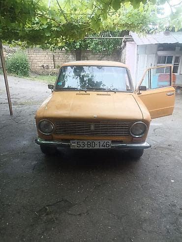 avto arenda: VAZ 2101 “Jiquli” sedan - Kuzov: 4 qapılı sedan, sarı rəng - Salon — 3