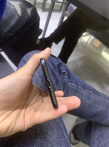 samsung a40 islenmis: IPhone 7, 32 GB, Qara — 6