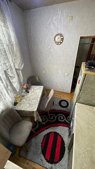 gunesli kiraye ev: Binəqədinin mərkəzi 182 saylı məktəbə 50metr məsafədə,hər bir şəraitli — 8