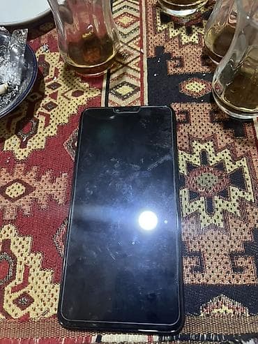 honor 10 lite: Smartfon – qara rəng - Tam ekranlı ön panel, yuxarı hissədə kamera — 1