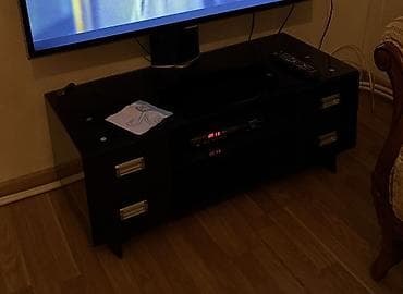 sopa: İşlənmiş, Düz TV altlığı, Polkalı, Şüşəli — 1