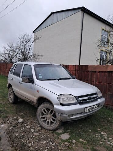 niva 4 qapili: Chevrolet Niva: 1.6 l | 2005 il 111250 km Ofrouder/SUV — 3