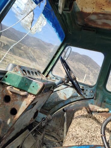 Aksesuarlar və tüninq: Mavi rəngli universal kənd təsərrüfatı traktoru qiymətin razılaşmaq — 4