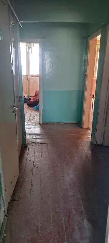 sumqayit 9 mkr evler: Xırdalan, 3 otaqlı, Köhnə tikili, 85 kv. m — 2
