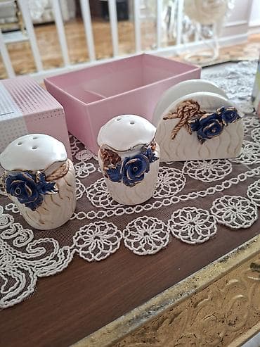 himalay duzu: Duz, istiot ve salfet qablari. sergiden alinib, ispaniya istehsalidir — 2