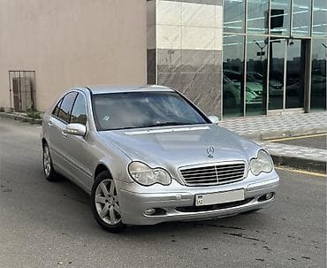 Mercedes-Benz C-Class: 2 l | 2002 il Sedan