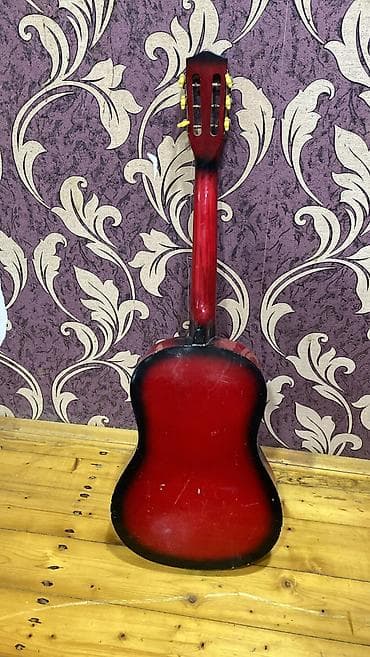 Velosipedlər: Salam gitara satılır ideal vəziyətdədir sadəcə siminin 1 i qırılıb — 4