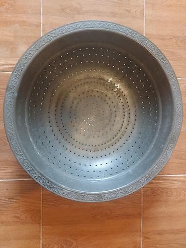 mis mecmeyi: Mis sini 1900-cu illərindir Diametri 40 sm dır Qiymətdə razılaşmaq — 1