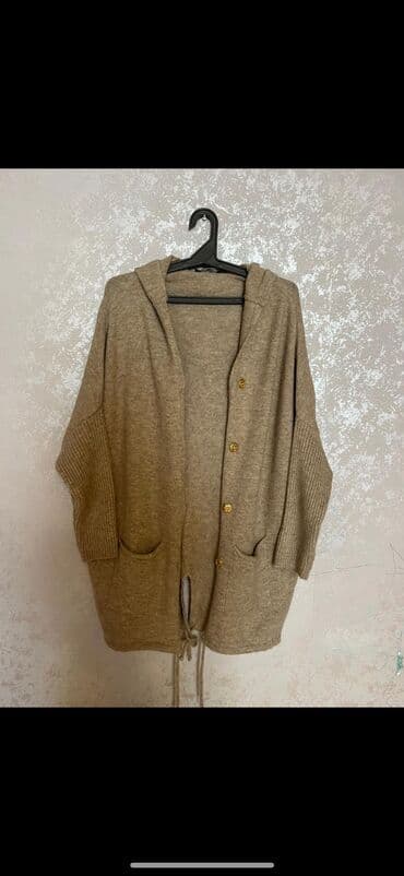 Yenidir. Razmer standartdir. Qiymet 25 azn