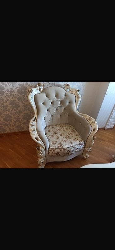 divan olcusu: Klassik üslubda dəst mebel Tərkib: - 3 nəfərlik divan – yumşaq velür — 3