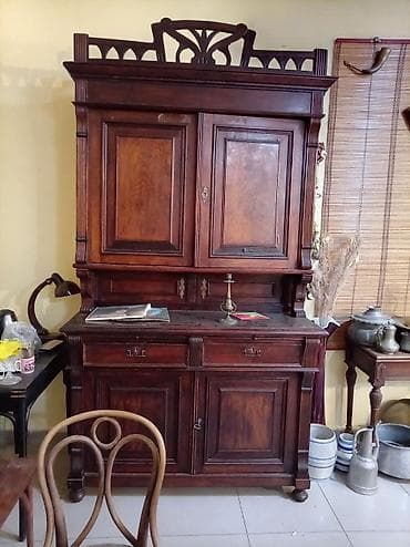 Antik üslubda massiv ağacdan hazırlanmış ikiqat vitrin/servant - lalafo.az -da Antik üslubda massiv ağacdan hazırlanmış ikiqat vitrin/servant -