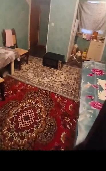 xırdalanda satılan evler: Xirdalanda Grandmartın arxasinda 1 otaqli qapidan girmə ev satılır — 4